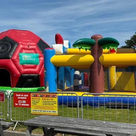 102 M And T Chalets Sunbeach,Scartby Near Great Yarmouth 2 Bed South Facing Chalet Exterior photo