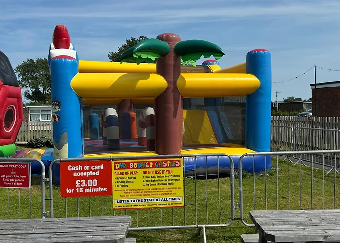 102 M And T Chalets Sunbeach,Scartby Near Great Yarmouth 2 Bed South Facing Chalet