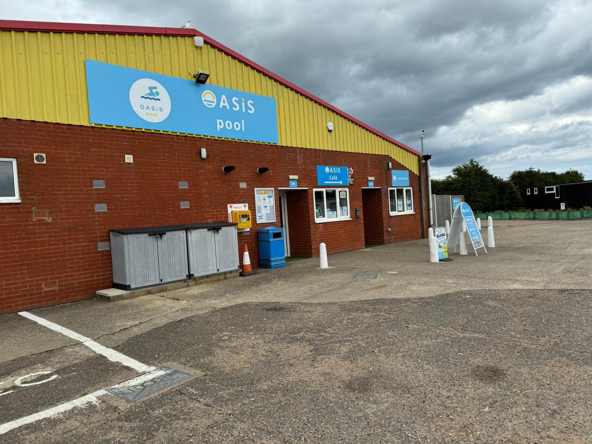 102 M And T Sunbeach,scartby Near 2 Bed South Facing Chalet Great Yarmouth