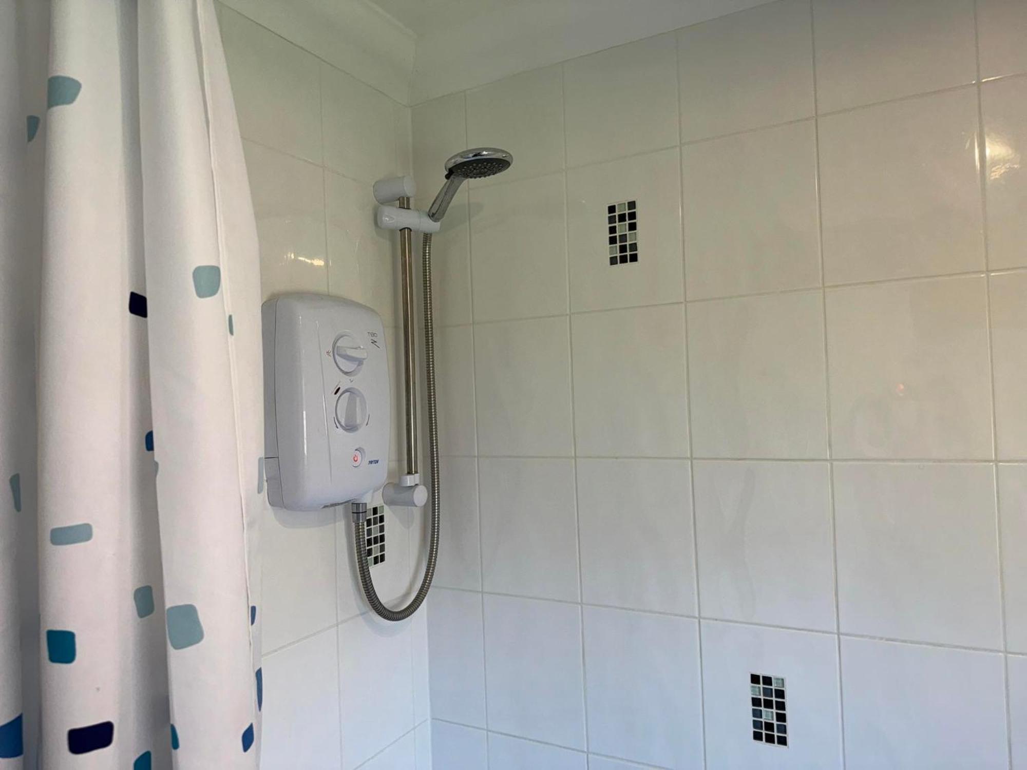 102 M And T Sunbeach,scartby Near 2 Bed South Facing Chalet